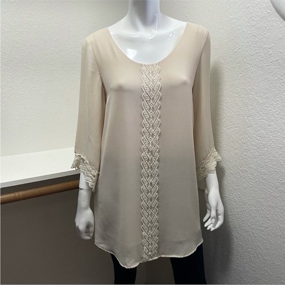 ASTR Daytime/Night-time cream shift dress and Coral Romper BUNDLE Sz M - Picture 9 of 16